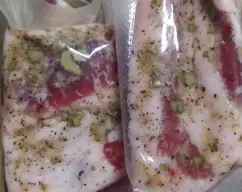 Step <p><span style="font-weight: normal;">Triturar la sal, el laurel, los ajos y la pimienta 10 seg v7. </span></p> illustration