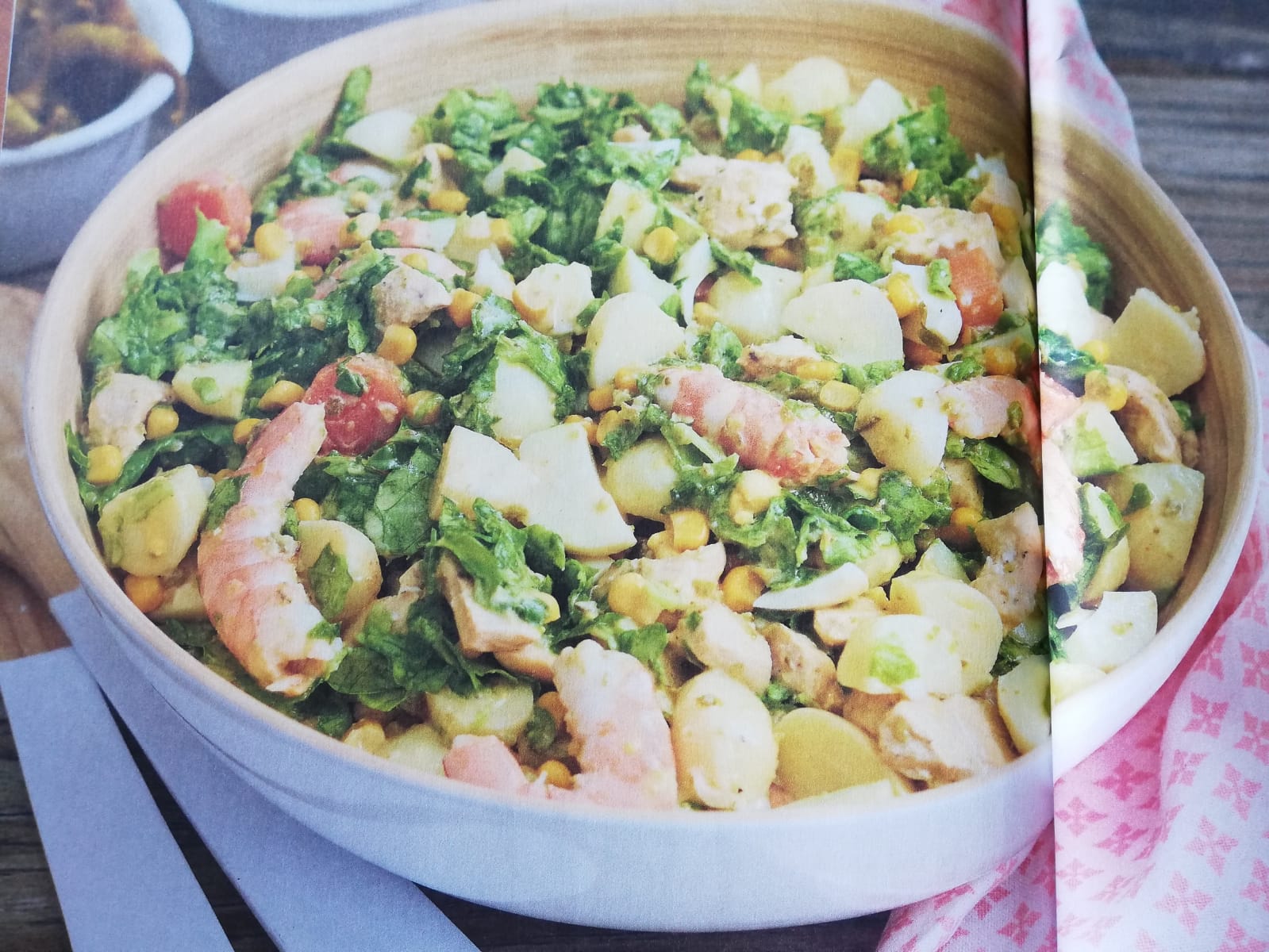 ENSALADILLA DE PATATA, POLLO Y LANGOSTINOS - Aperitivos, entrantes y