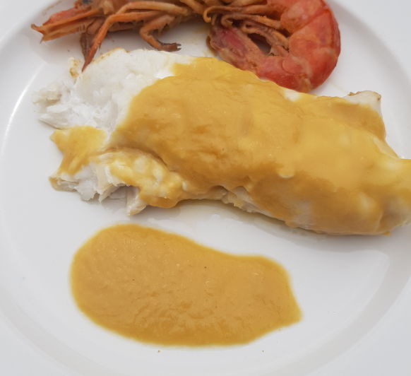 Merluza con gambas en salsa de puerros (Con Truco)